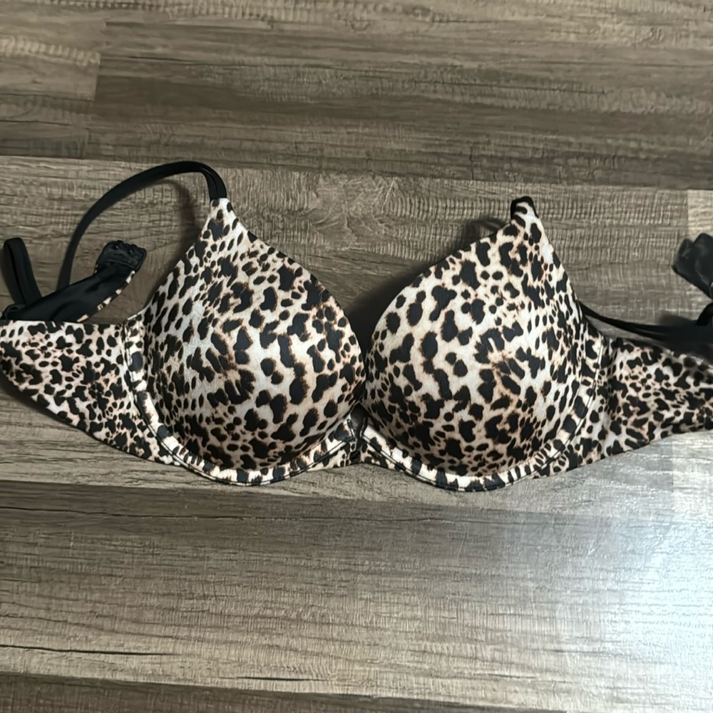 Victoria secret very sexy push-up bra size 34B